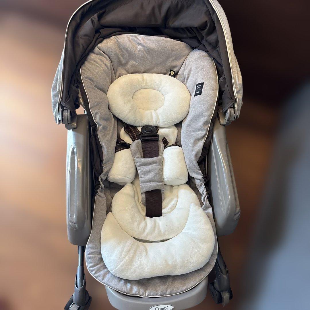 ネムリラ　コンビ　グレー　エッグショック　AUTO SWING