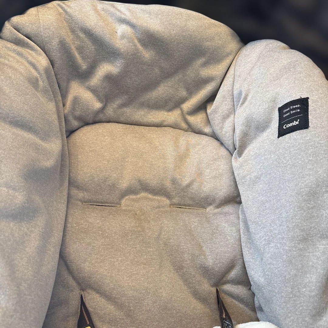 ネムリラ　コンビ　グレー　エッグショック　AUTO SWING