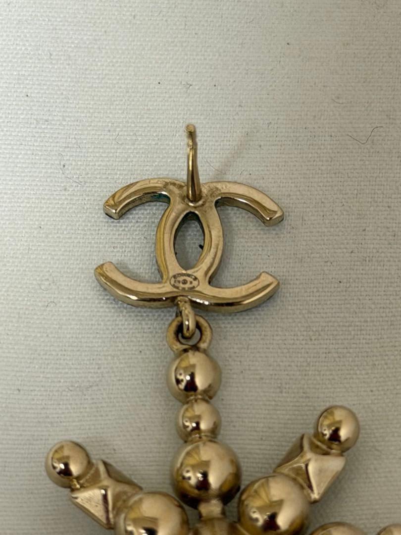 t*i様 CHANEL 雪の結晶モチーフ ピアス