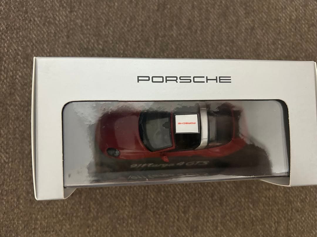 ポルシェ　991.1 targa4 gts ガーズレッド　1/43