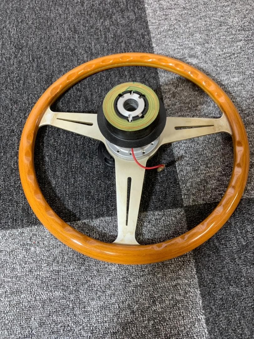 ナルディ クラシック ウッド ステアリング　直径38センチ