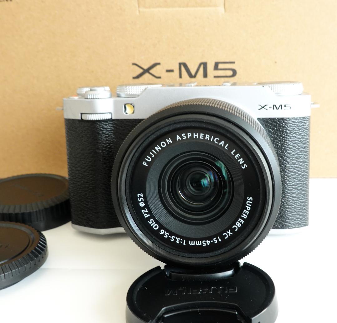 FUJIFILM X-M5 と　XC15-45mm キットレンズ
