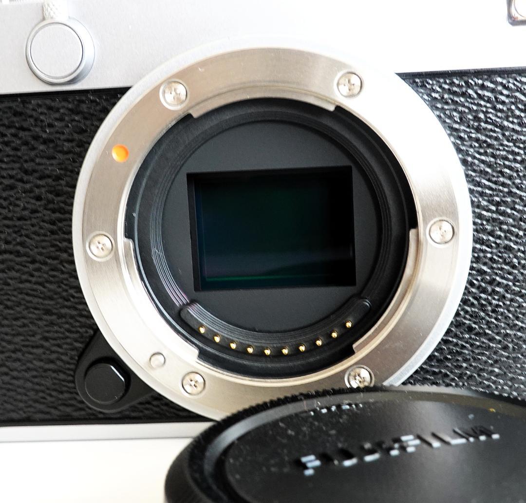 FUJIFILM X-M5 と　XC15-45mm キットレンズ