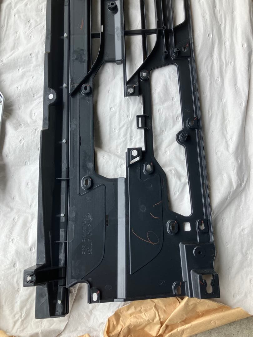 ISUZU フロントグリル　未使用　　5