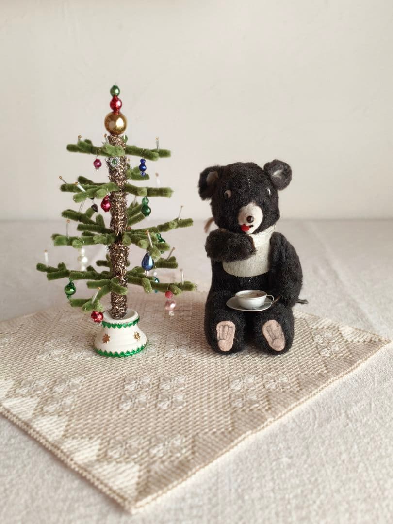 【꒰•̫͡•ོ꒱Chouさま】antique toy ❀ ミルクが好きなクマさん