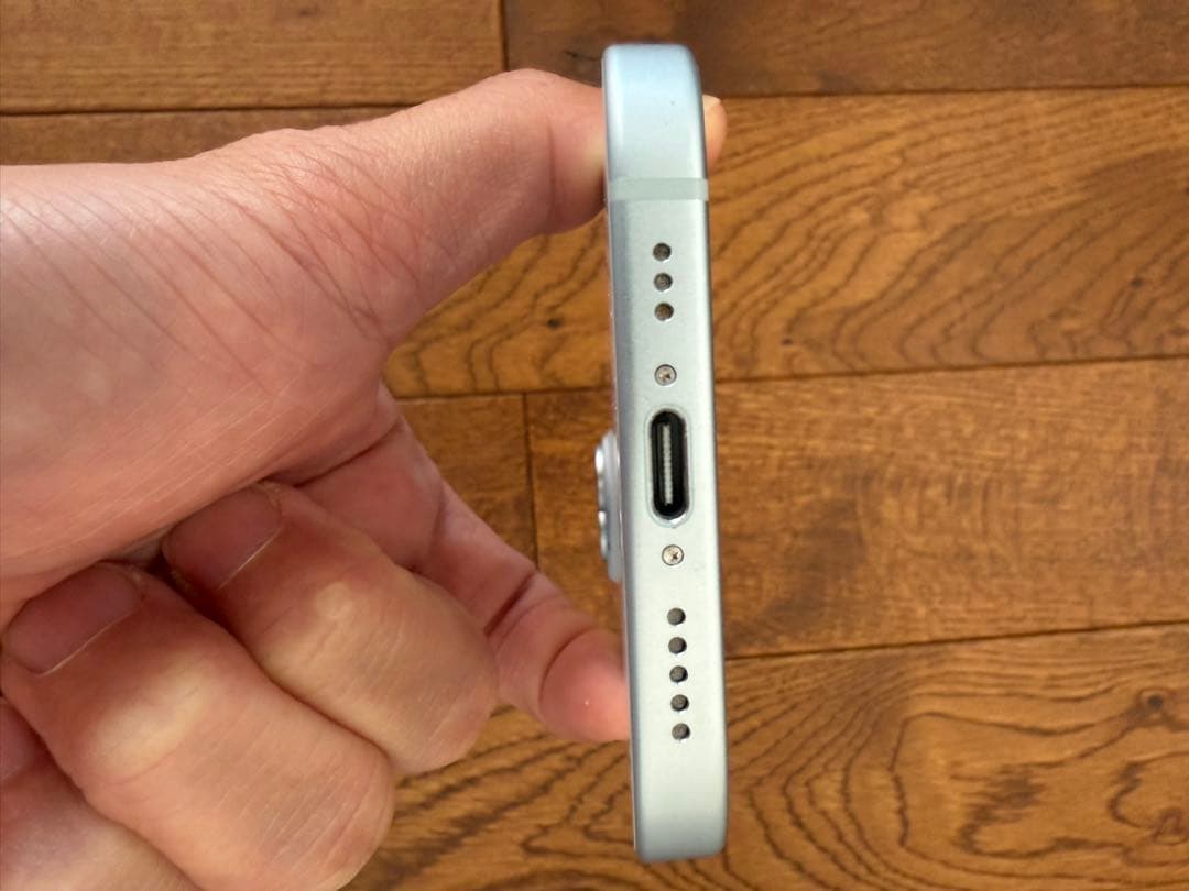 Apple iPhone 15ホワイト 本体 256GB SIMフリー