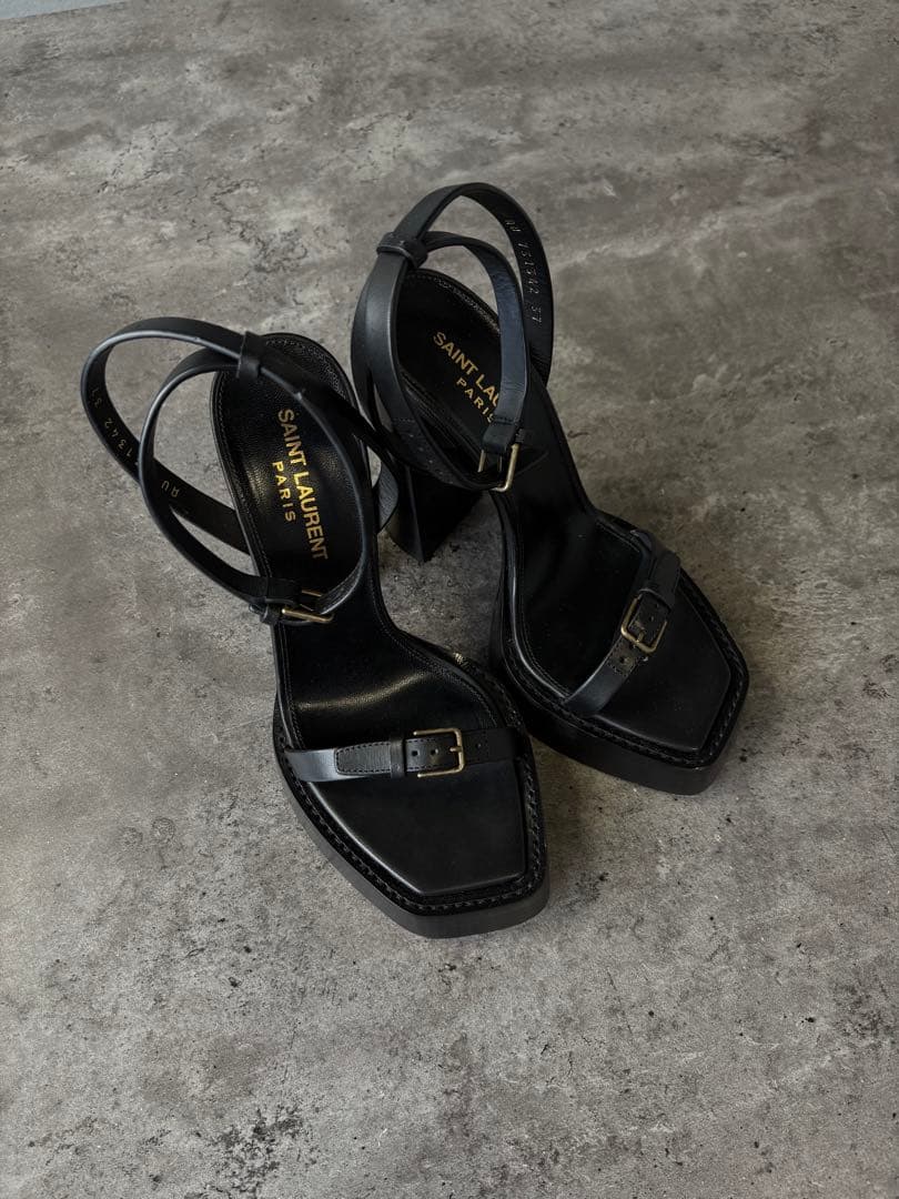 箱付き美品　サンローラン 23〜24cm ベルトサンダル　37
