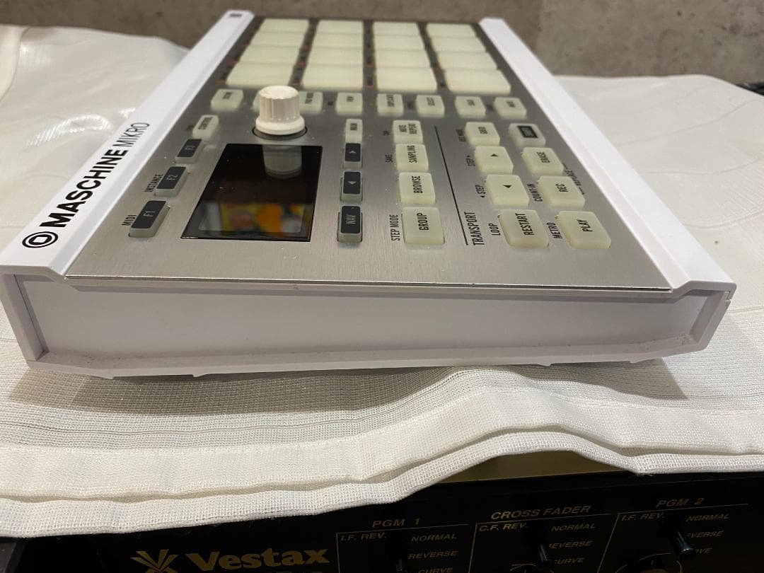 DJ機材 Native Instruments MASCHINE MIKRO MK2 ID