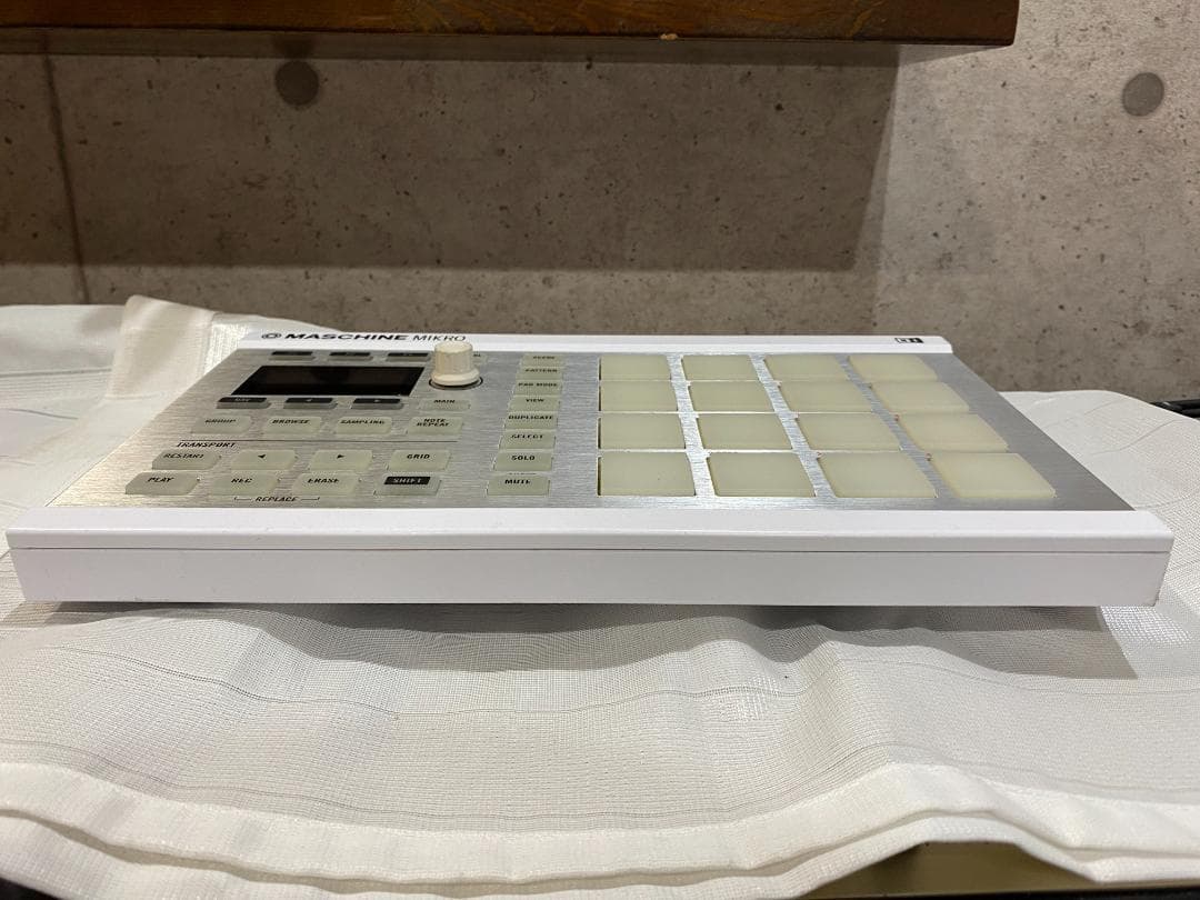 DJ機材 Native Instruments MASCHINE MIKRO MK2 ID