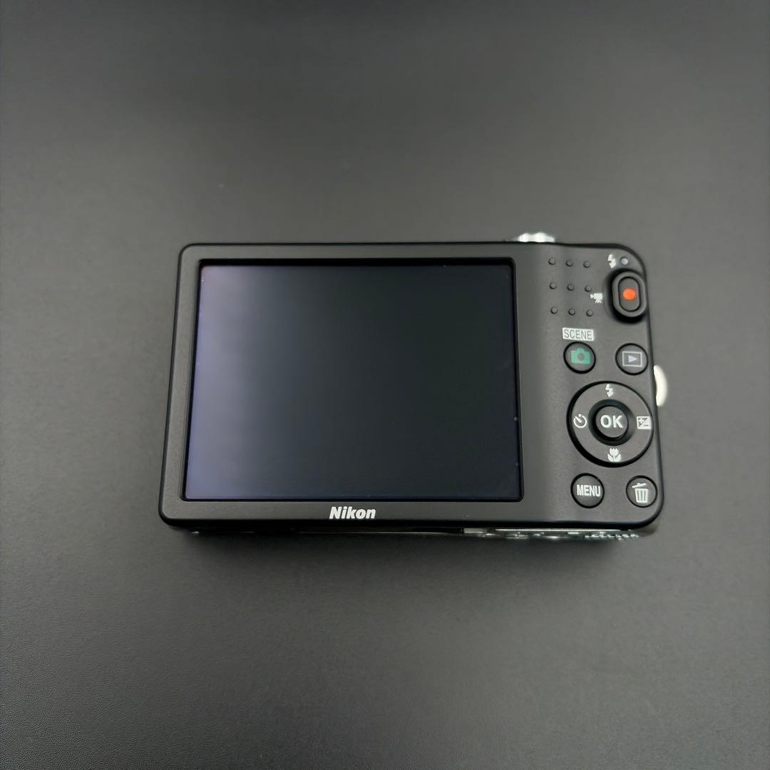 Nikon COOLPIX L28 シルバー デジタルカメラ 電池駆動