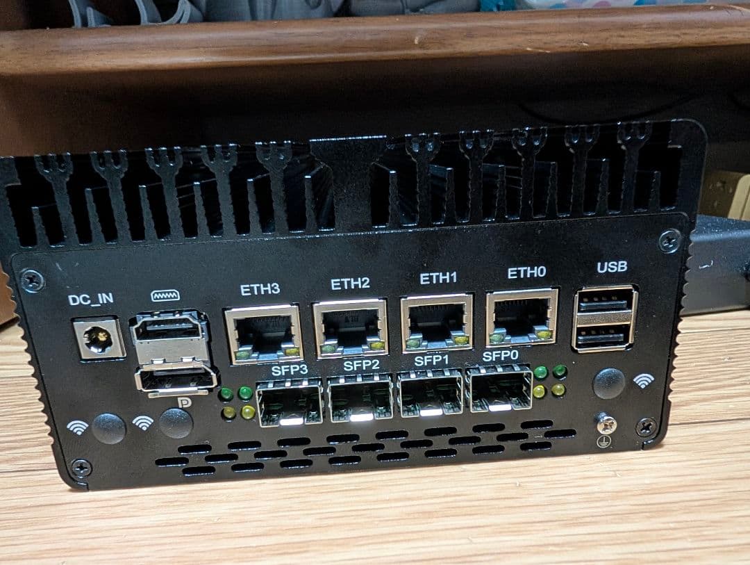 4 *10G SFP+ ファイアウォール mini PC