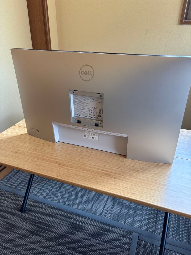 Dell デジタル ハイエンド シリーズ 27 4モニター - U2723QE