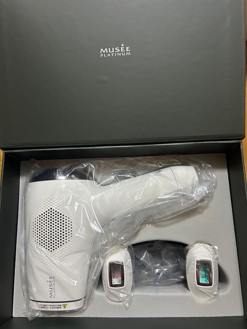 MUSEE PLATINUM 脱毛器 本体とアタッチメント