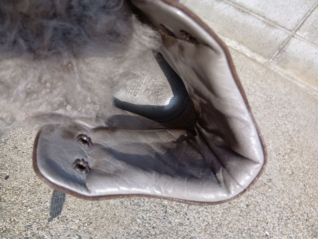 ブルネロクチネリ　ブラウンレザーのハイカットムートンブーツ