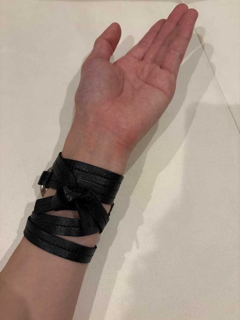 YSL バックル付き レザーバングル