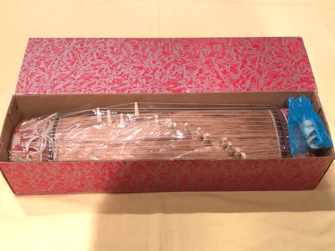 ミニ琴　全長約42cm　短琴　和楽器 13弦お箏 琴爪付き　お正月