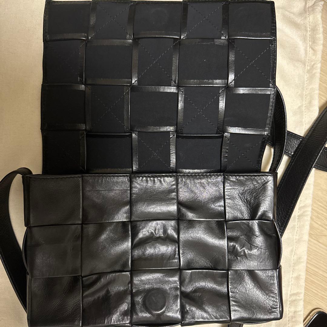 BOTTEGA VENETA ショルダーバッグ　ブラック　カセットバッグ