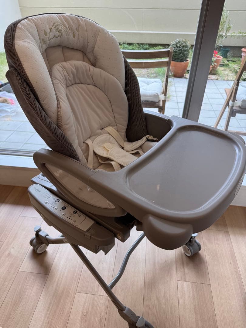 アップリカ　ユラリズムオート　ムーンロック