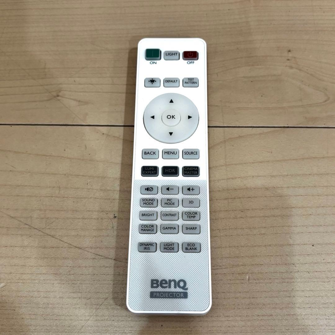 BenQ　4Kプロジェクター　TK850　242時間　高輝度　リモコン付き