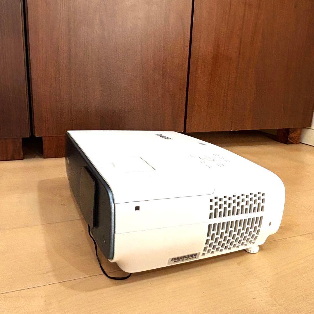 BenQ　4Kプロジェクター　TK850　242時間　高輝度　リモコン付き