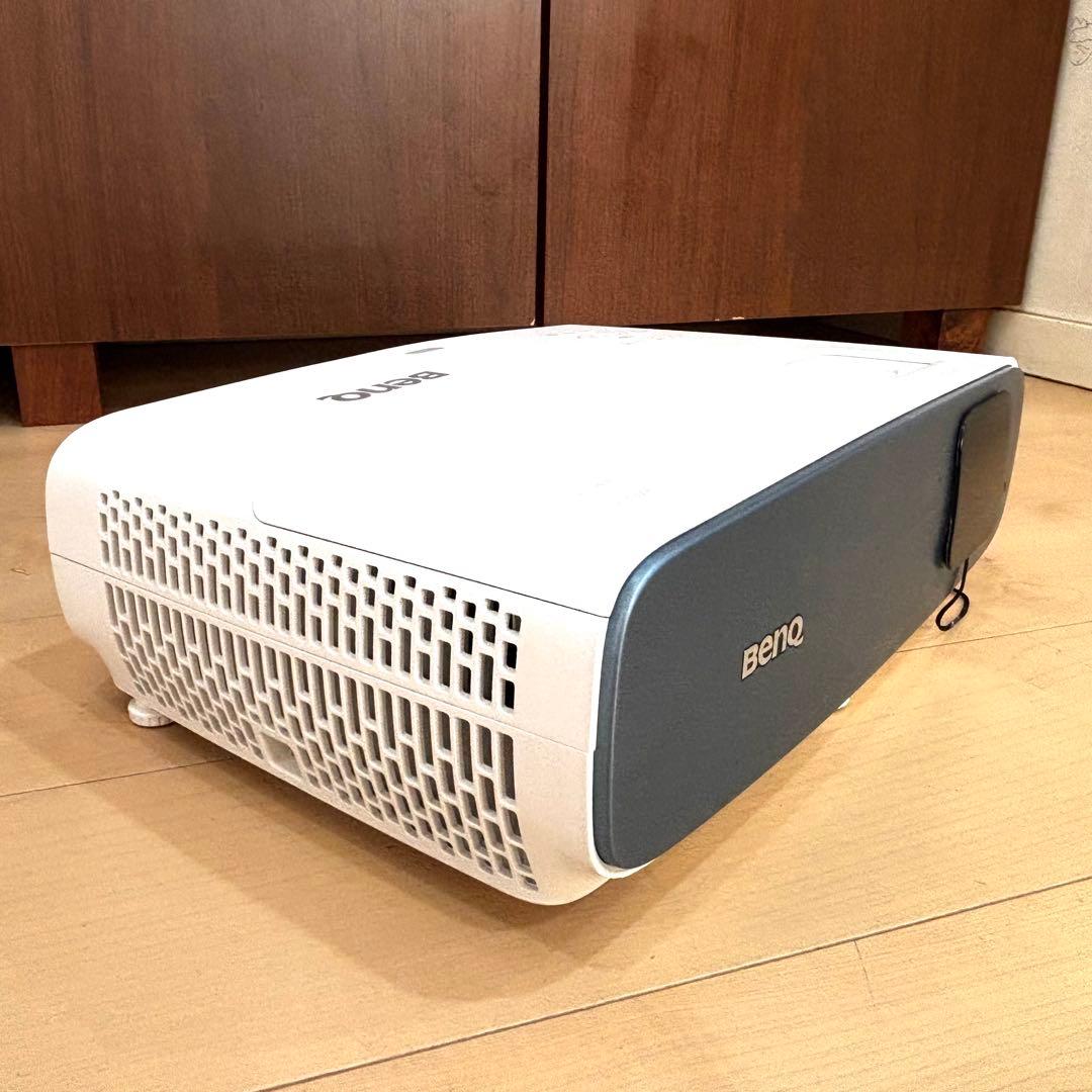BenQ　4Kプロジェクター　TK850　242時間　高輝度　リモコン付き