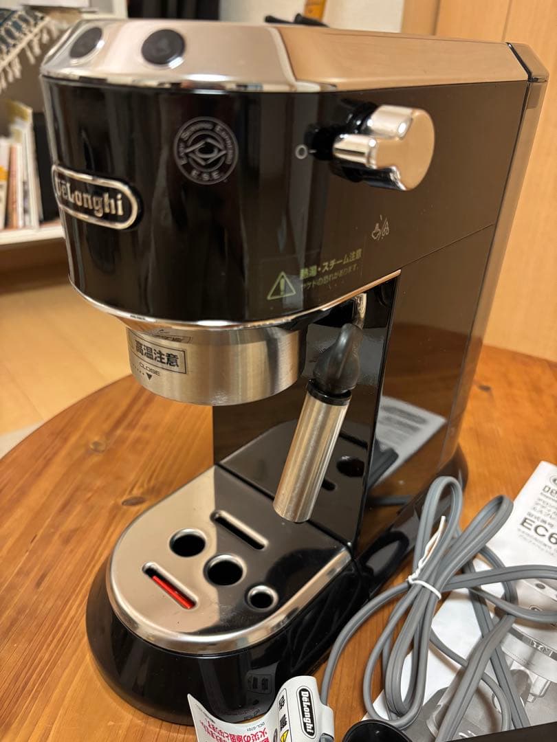 デロンギ デディカ EC680BK エスプレッソ