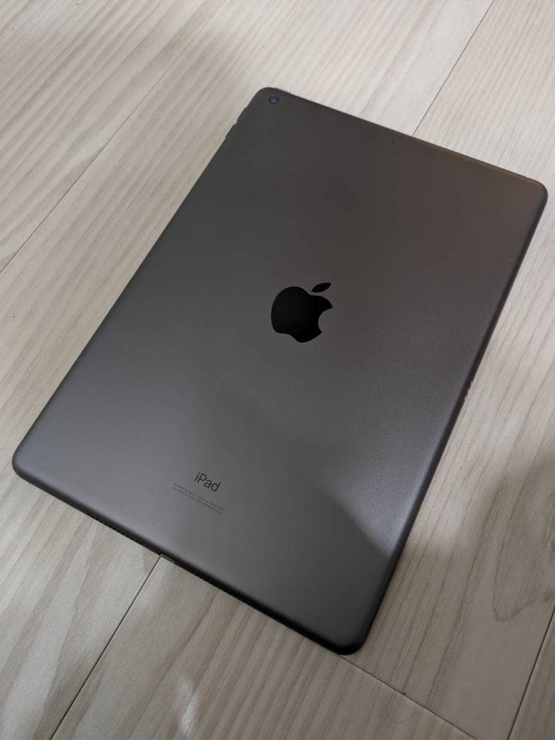 Apple iPad スペースグレー 本体（郵送時カバー付き）