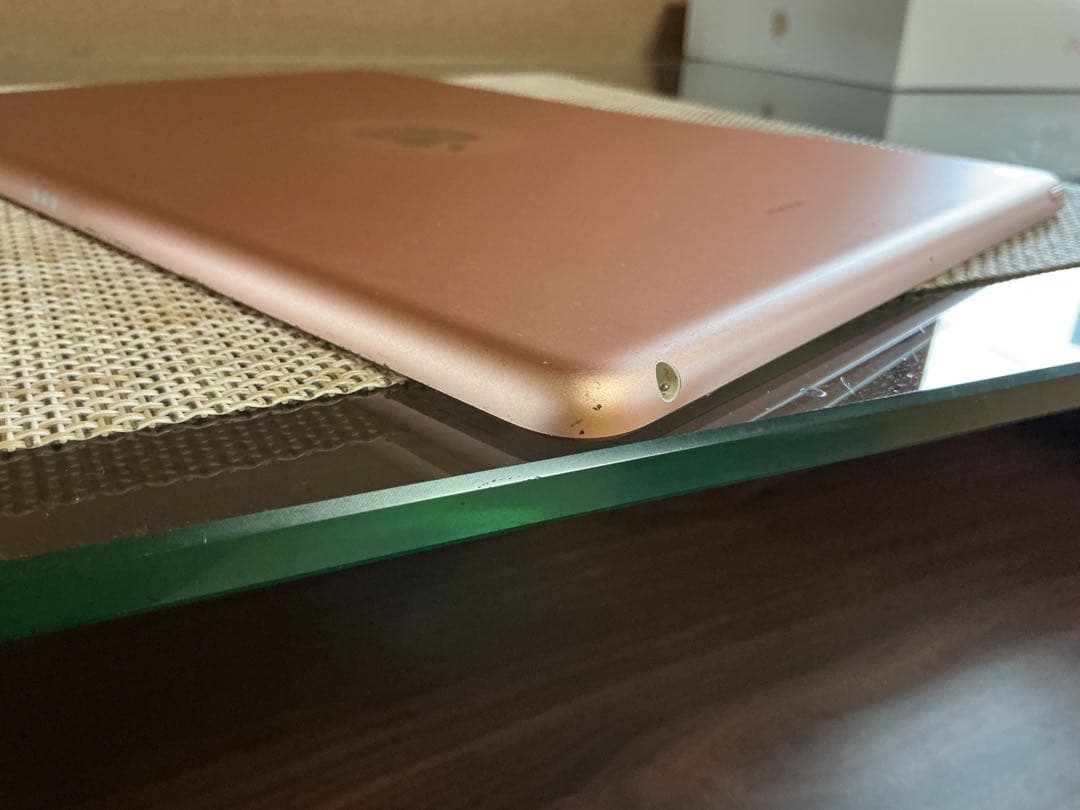 Apple iPad 第7世代　32GB 外箱、保護フィルム、ケース付き