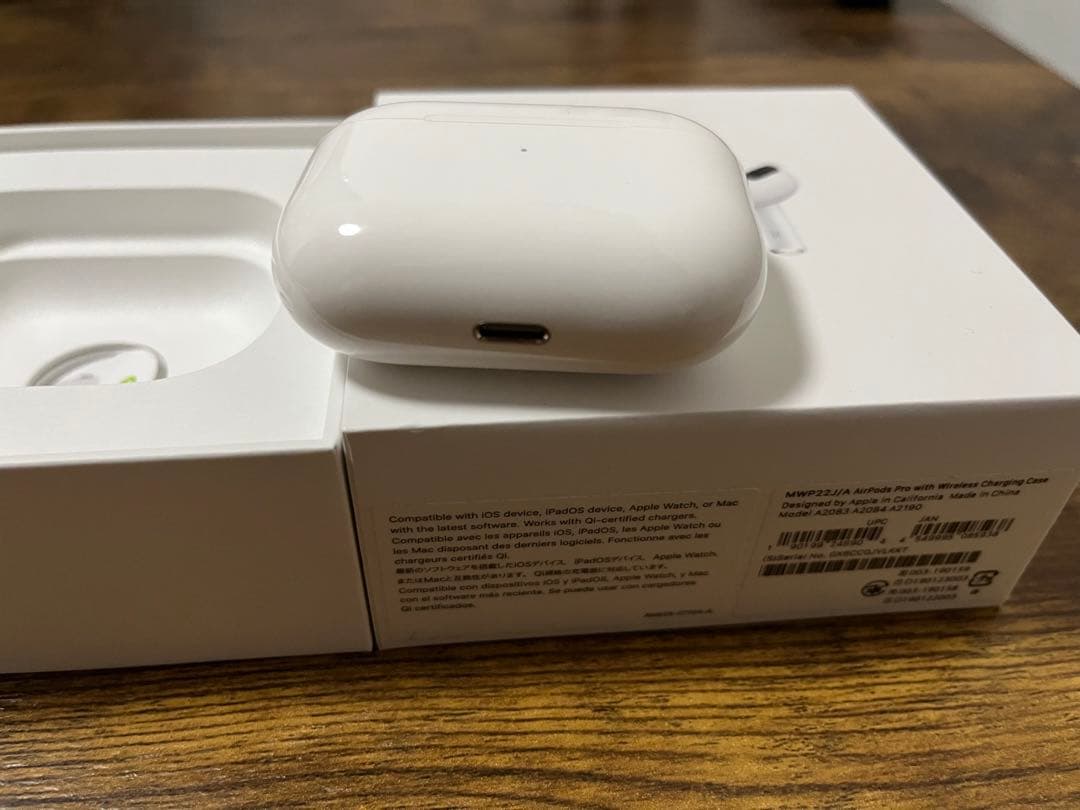 AirPods Pro 本体 イヤホン 充電ケース ホワイト