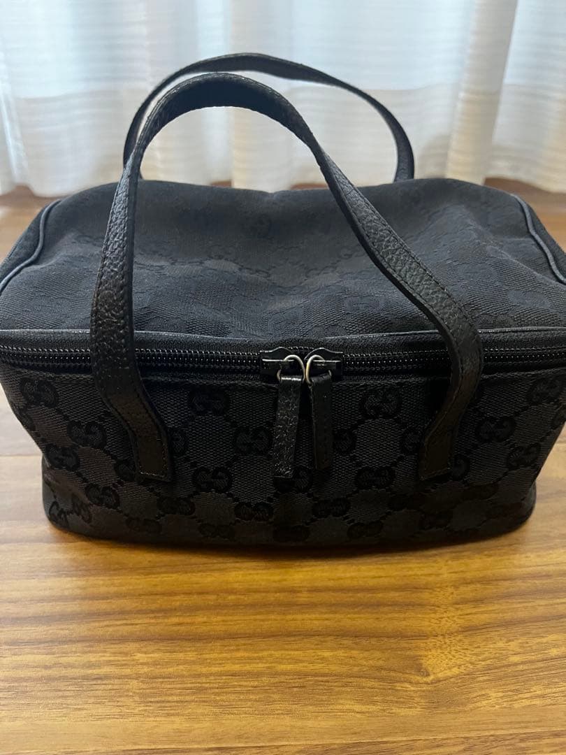 GUCCI GGキャンバスバニティバッグ　ブラック