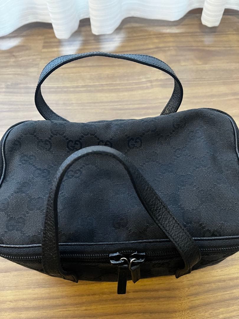 GUCCI GGキャンバスバニティバッグ　ブラック