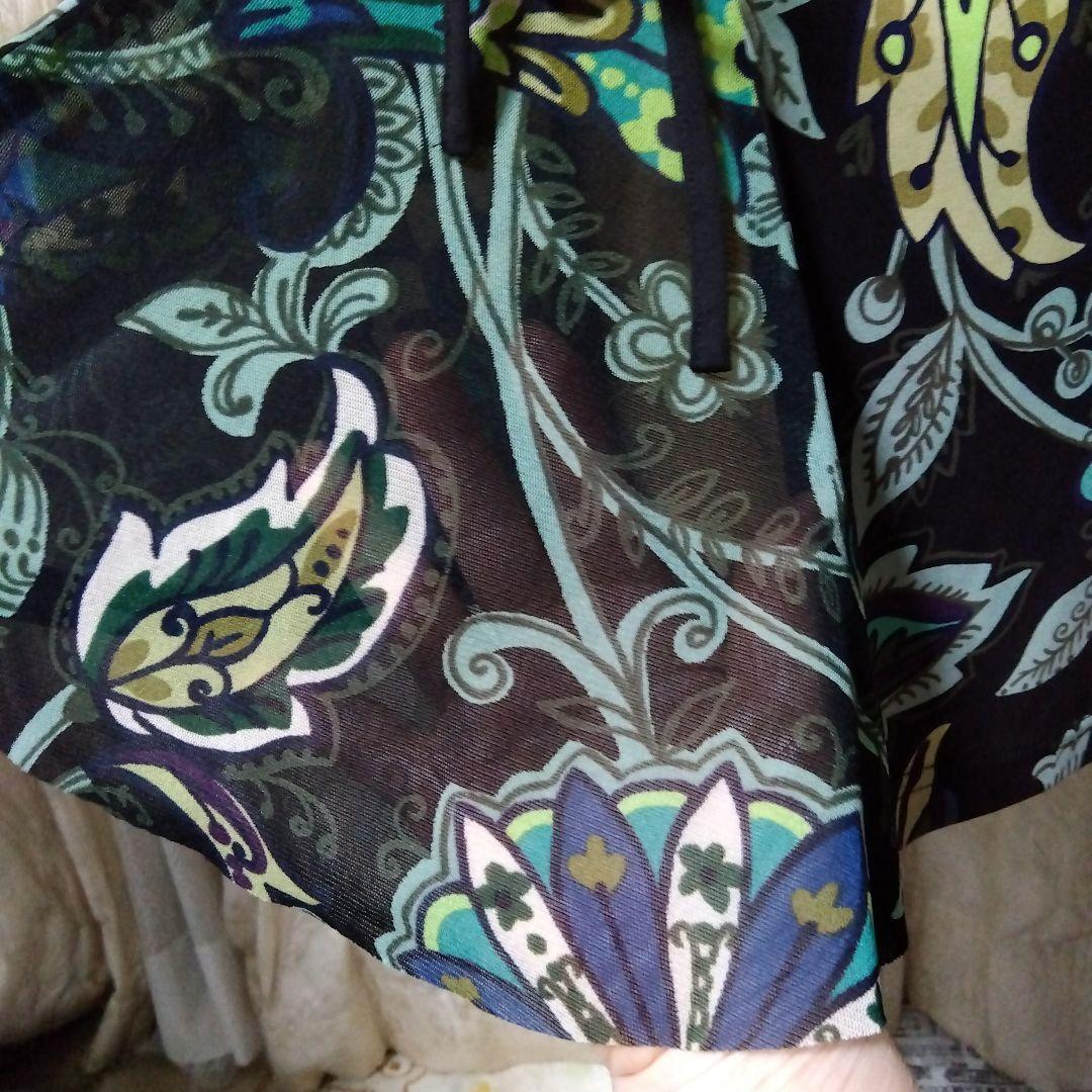 トクコの花柄チュニック