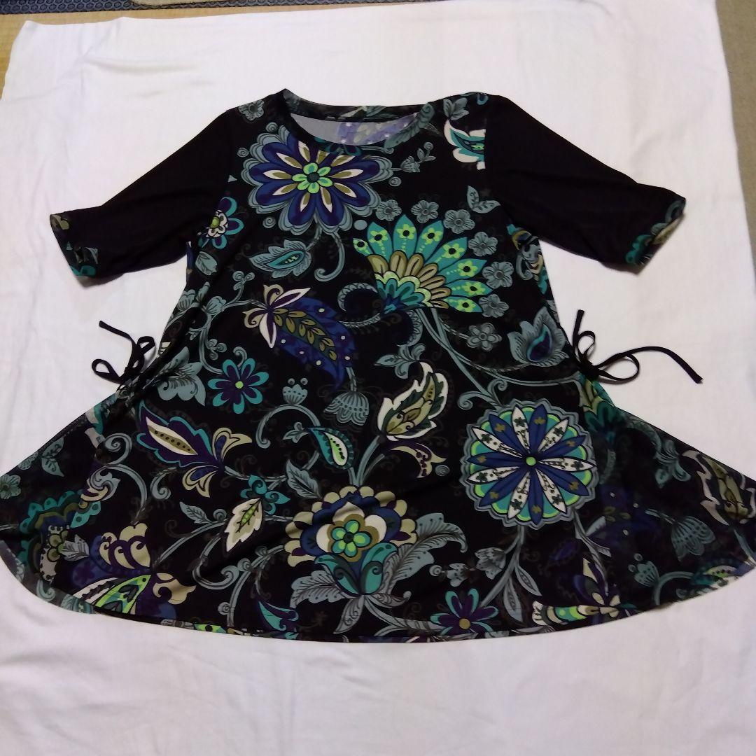 トクコの花柄チュニック