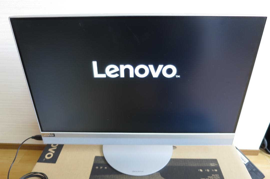 Lenovo　一体型デスクトップPC　AIO 520　Windows11