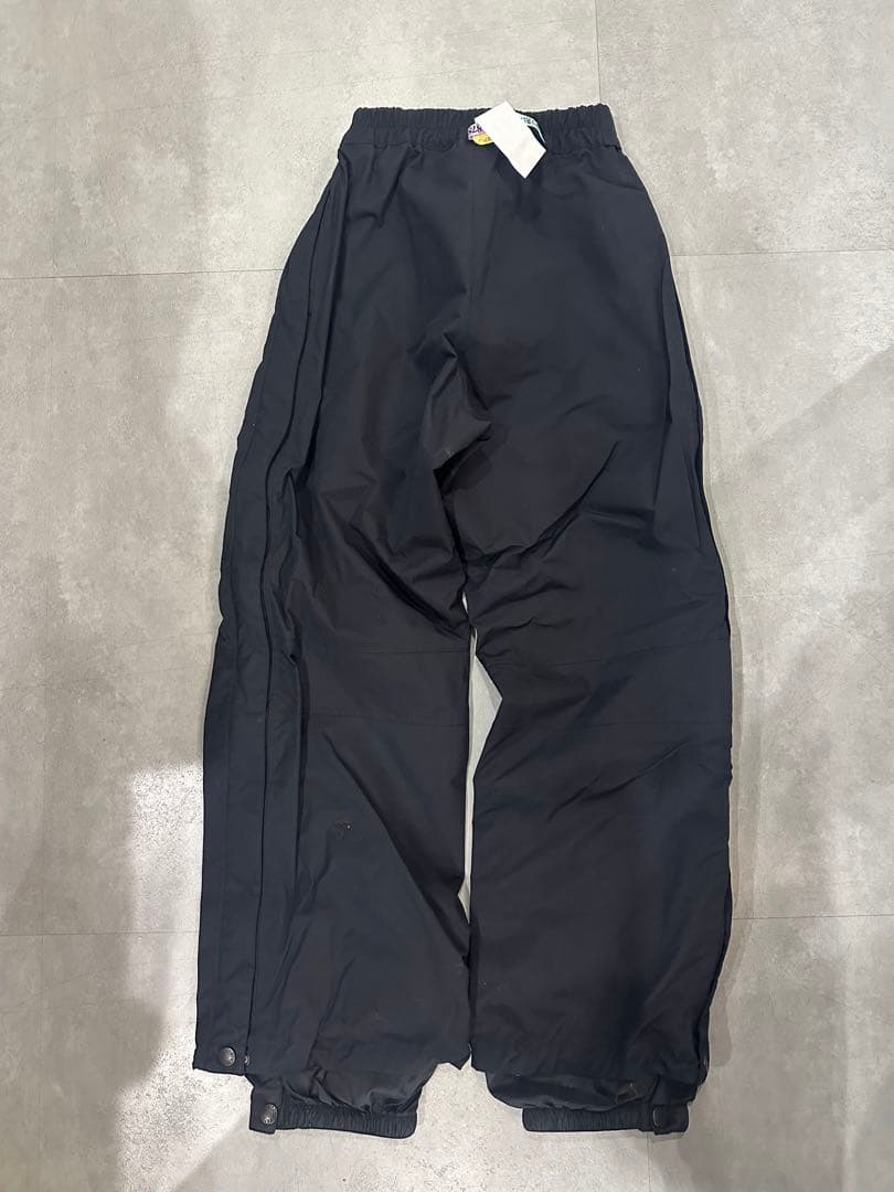 The North Face 子ども用スキーウエアパンツ黒