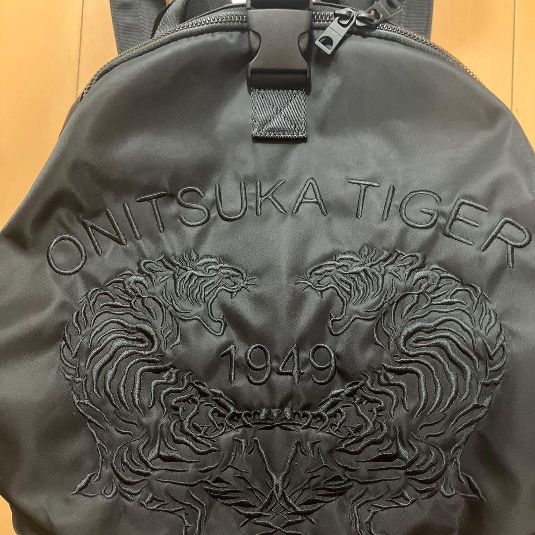 オニツカタイガー　バックパック黒　虎プリント