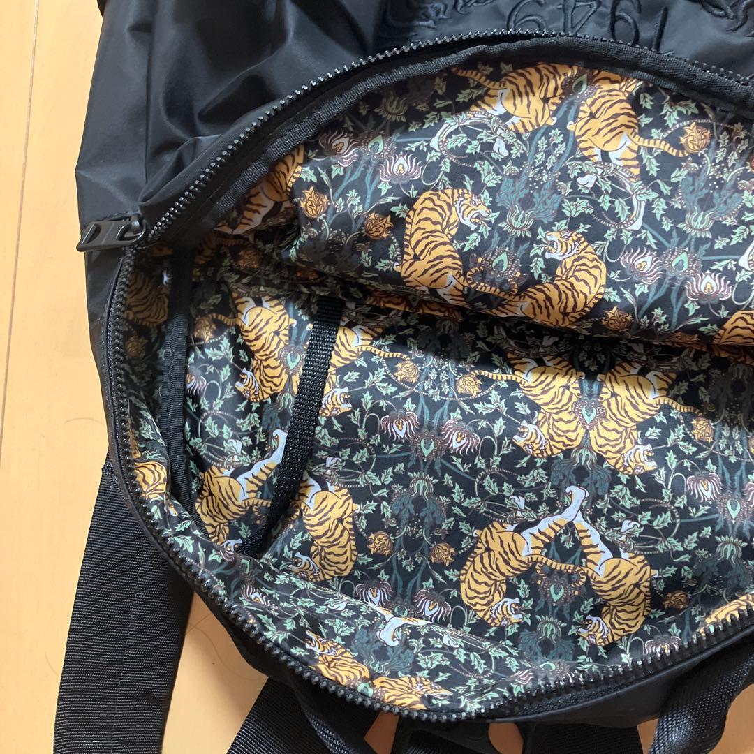 オニツカタイガー　バックパック黒　虎プリント