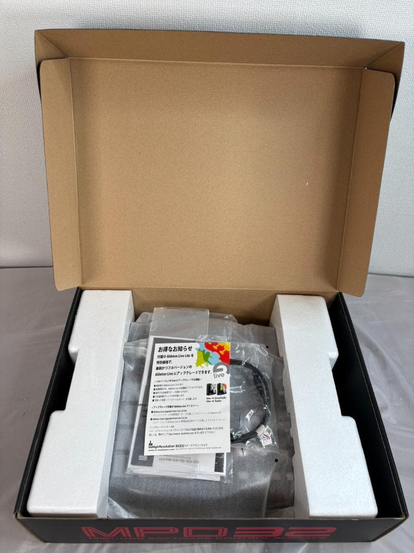 AKAI アカイ-MPD32 MIDIパッドコントローラー -新品未使用