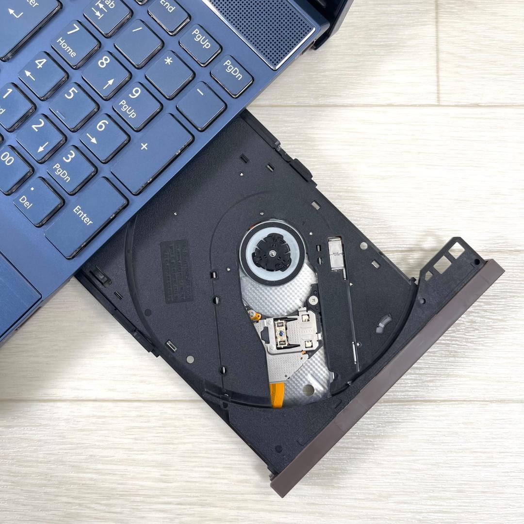 富士通 第8世代 i7 新品SSD512＋HDD搭載 メモリ16 ノートパソコン