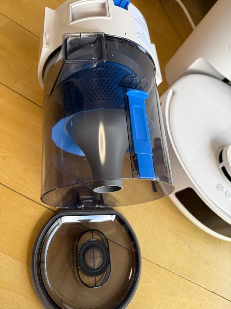 ロボット掃除機本体 ホワイト ブルーフィルター付き