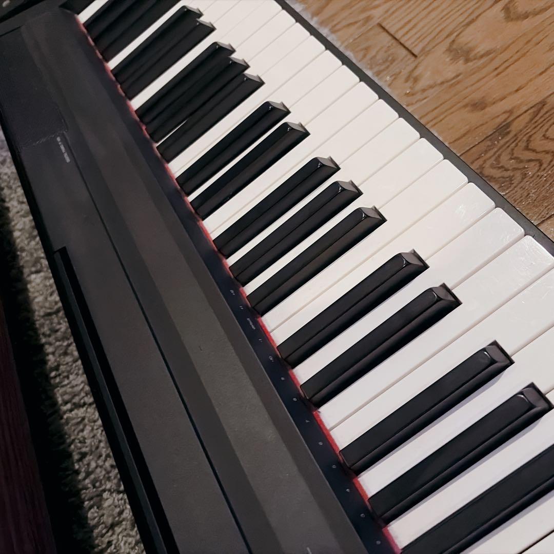 YAMAHA ヤマハ P-105 電子ピアノ　譜面台　ペダル付き