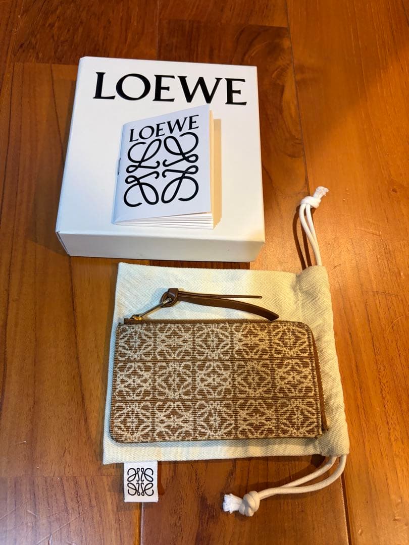 ロエベ LOEWE カードケース　財布　ケース