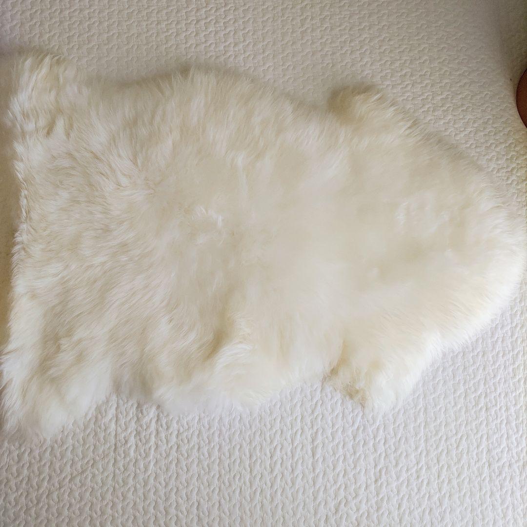 アイボリー ムートンラグ 2匹サイズ