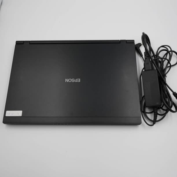 ★使用少 美品 13.3 EPSON ノートPC Core i7 8GB SSD