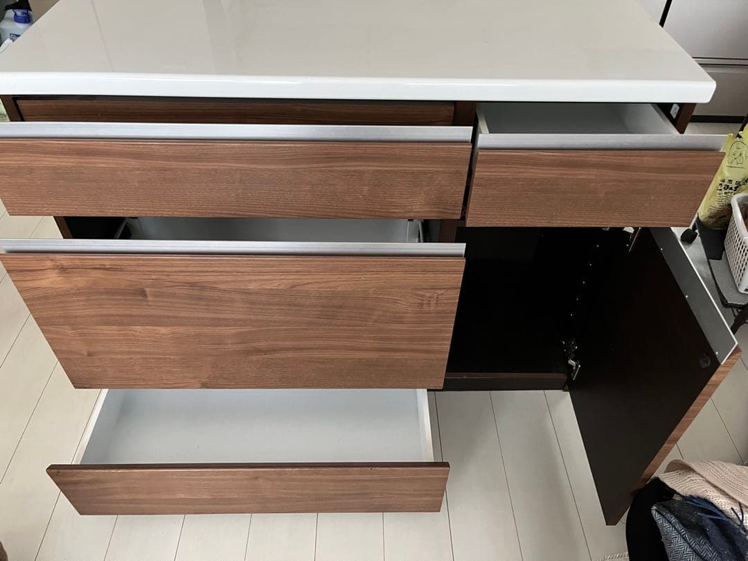 ニトリ　食器棚　引っ越しに付き格安です！