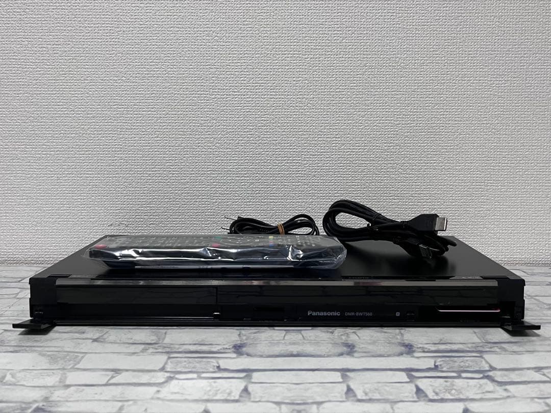 新品リモコン付　2番組録画　パナソニック　BDレコーダー　DMR-BWT560