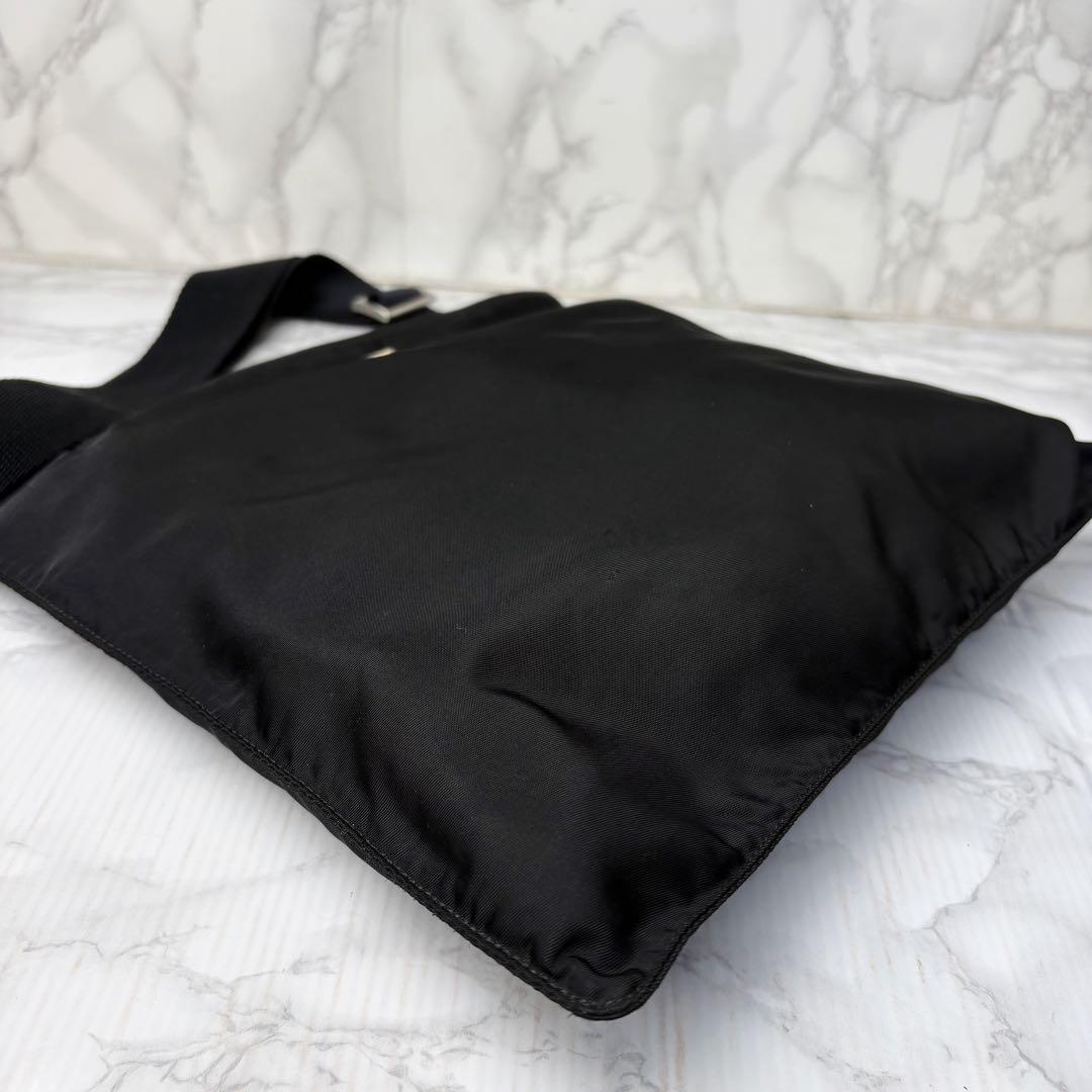 041 美品 PRADA サコッシュ ショルダーバッグ 斜めがけ 黒 iq5