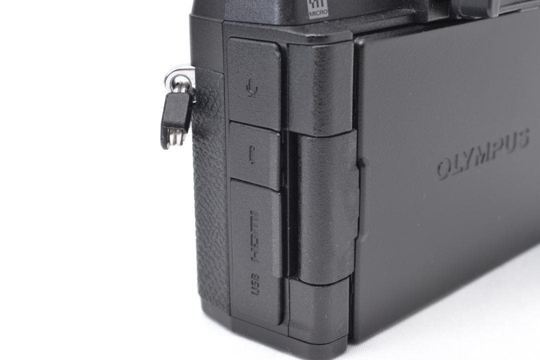 ■ 美品 ■ オリンパス　OM-D E-M5 MarkⅢ ブラック ボディ