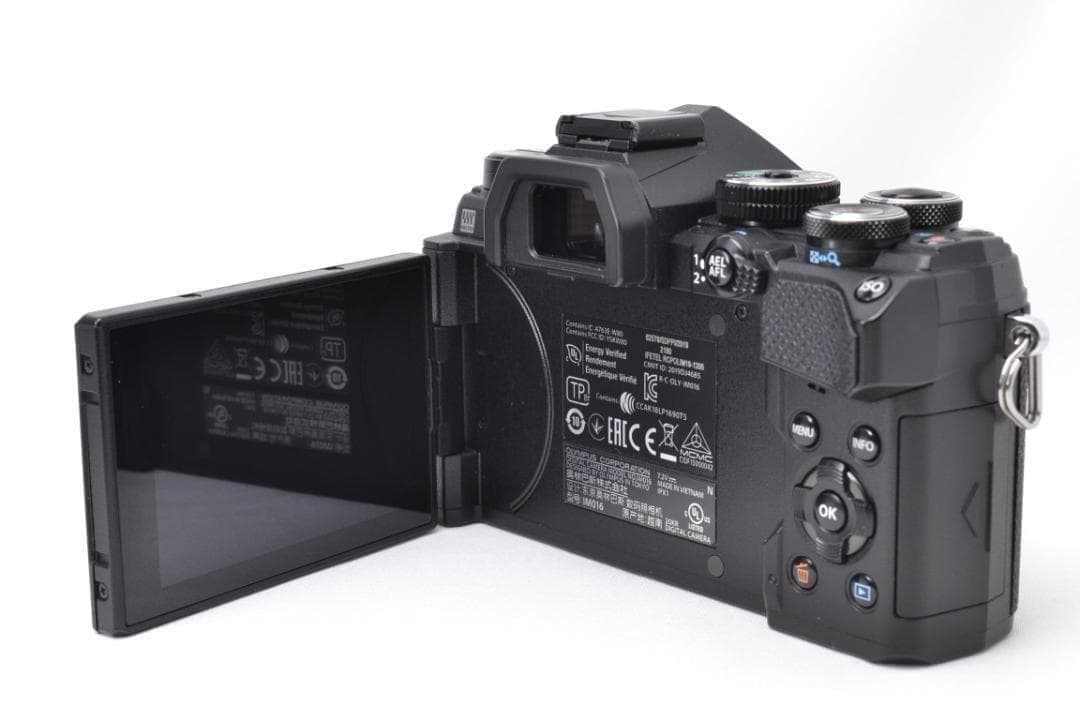 ■ 美品 ■ オリンパス　OM-D E-M5 MarkⅢ ブラック ボディ