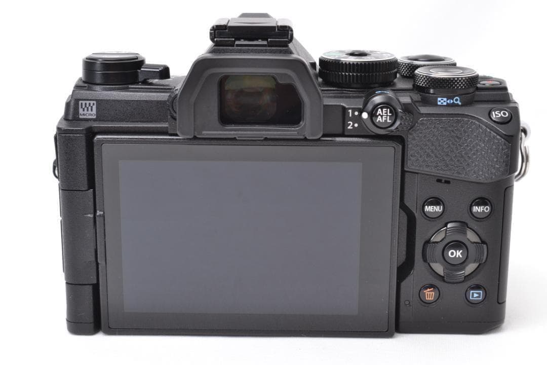 ■ 美品 ■ オリンパス　OM-D E-M5 MarkⅢ ブラック ボディ